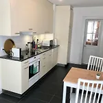 Old Town - Self Check-in Apartment Bern