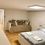Old Town - Self Check-in Apartment